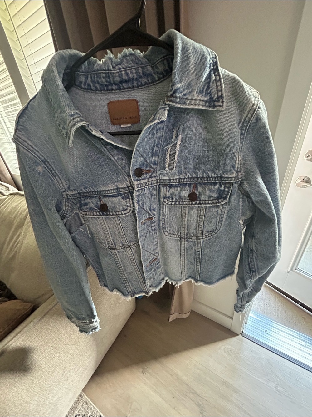 American Eagle Cropped Jean Jacket 🩵